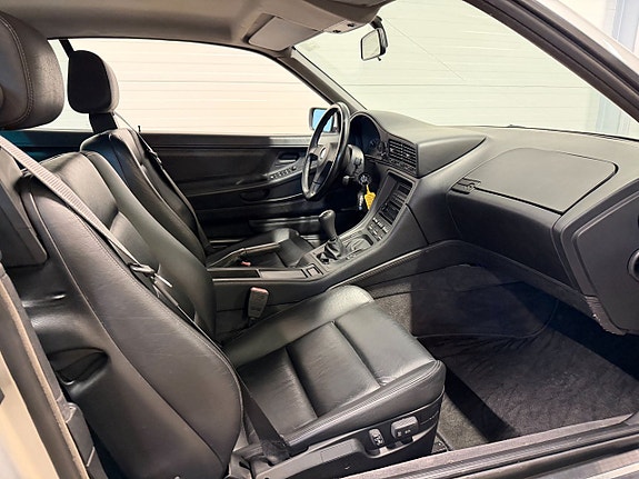 BMW 850i 10 of 16