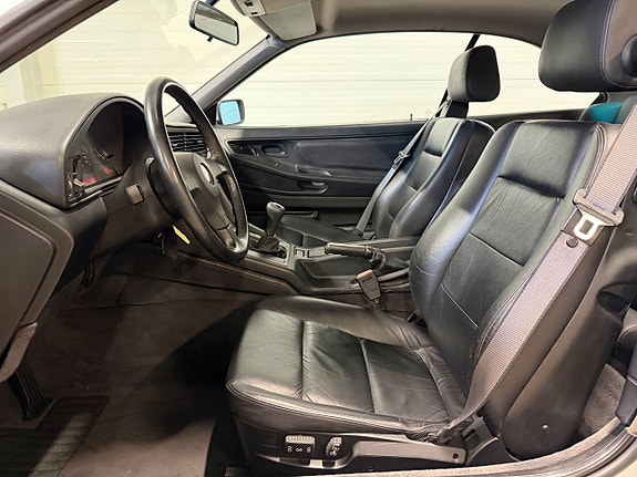 BMW 850i 13 of 16