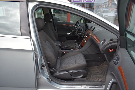 Ford Mondeo 9 of 14