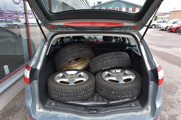Ford Mondeo 4 of 5