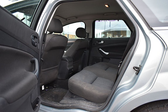 Ford Mondeo 10 of 14