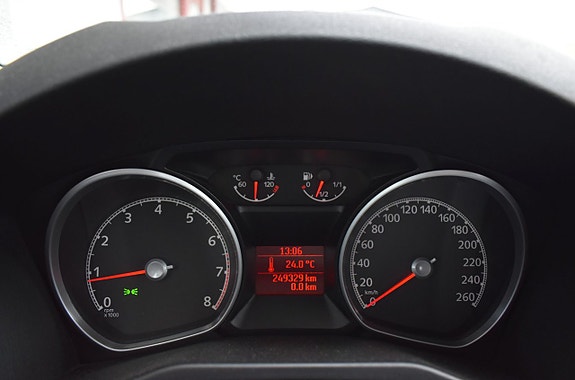 Ford Mondeo 13 of 14