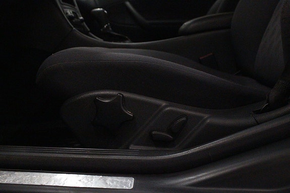 Mercedes-Benz C240 11 of 22