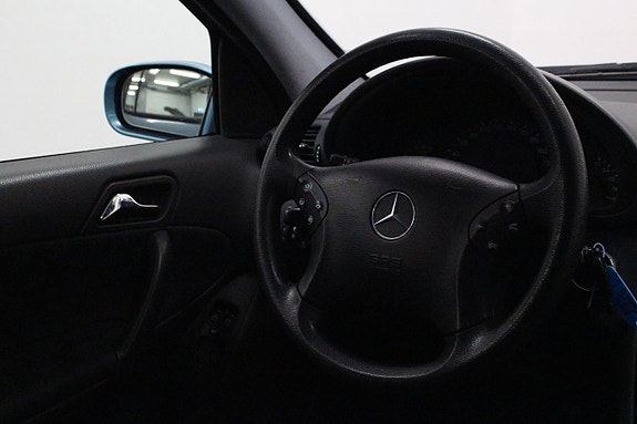 Mercedes-Benz C240 15 of 22