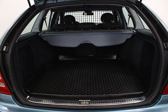 Mercedes-Benz C240 21 of 22