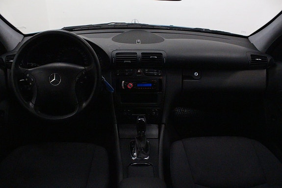 Mercedes-Benz C240 12 of 22