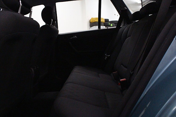 Mercedes-Benz C240 20 of 22
