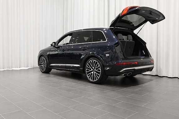 Audi SQ7 4 of 5