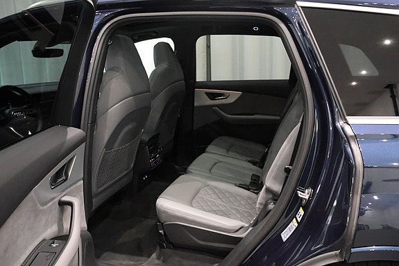 Audi SQ7 10 of 27