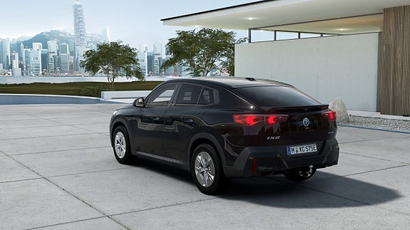 BMW iX2 13 of 14