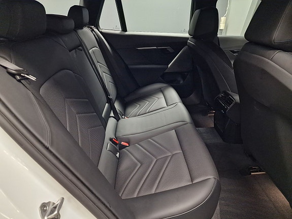 BMW i5 9 of 12
