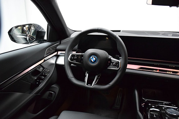 BMW 550e 9 of 26