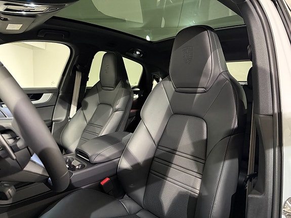 Porsche Cayenne Coupe 8 of 15