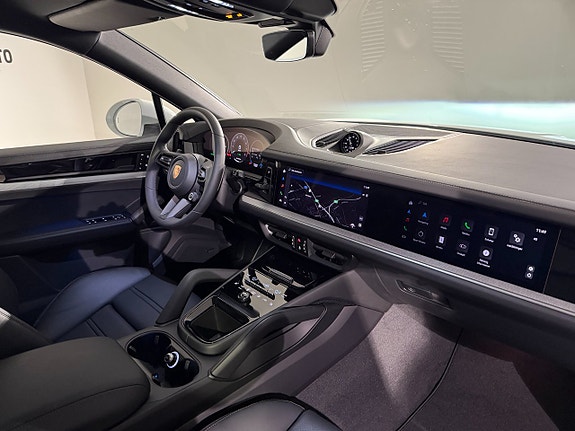 Porsche Cayenne Coupe 10 of 15