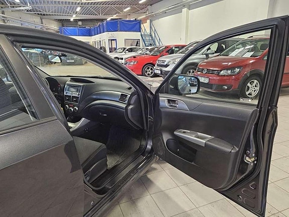 Subaru Impreza 14 of 15
