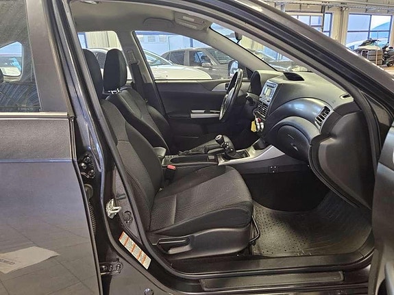 Subaru Impreza 15 of 15