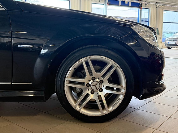 Mercedes-Benz C180 18 of 18