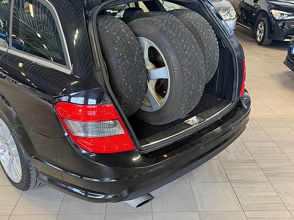 Mercedes-Benz C180 11 of 18