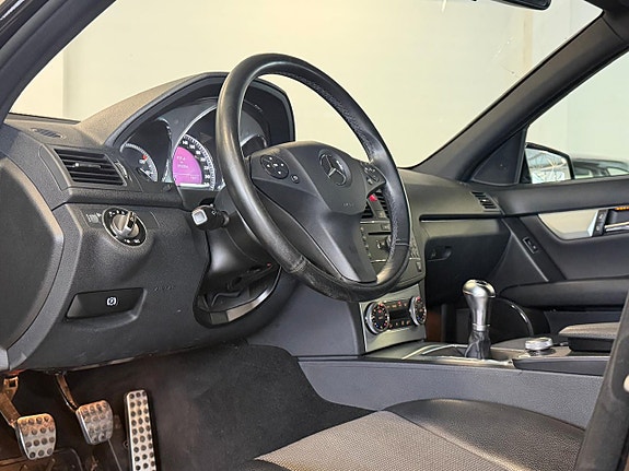 Mercedes-Benz C180 7 of 18