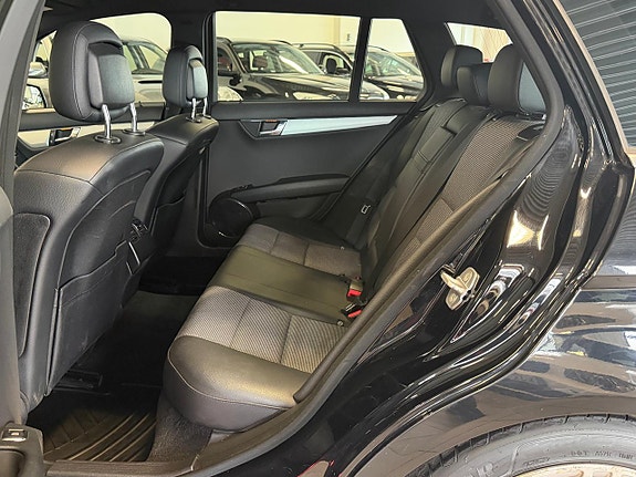 Mercedes-Benz C180 10 of 18