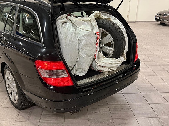 Mercedes-Benz C200 10 of 14