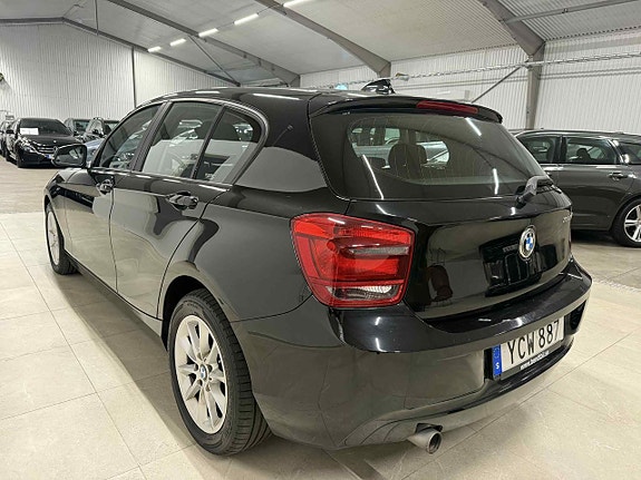 BMW 116d 4 of 5