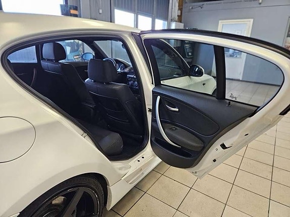 BMW 120 11 of 14