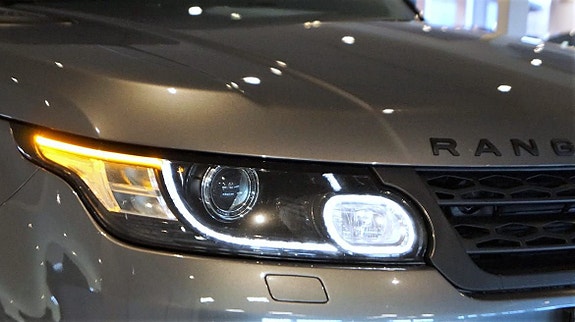 Land Rover Range Rover Sport 2 of 5
