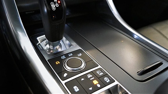 Land Rover Range Rover Sport 13 of 16