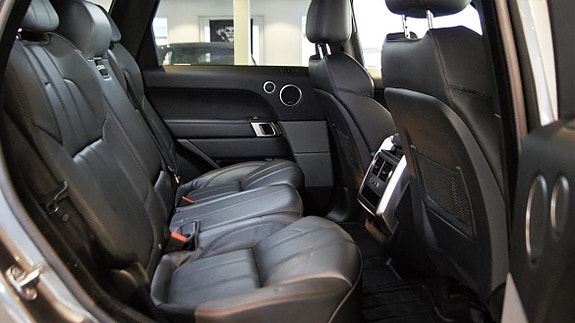 Land Rover Range Rover Sport 15 of 16