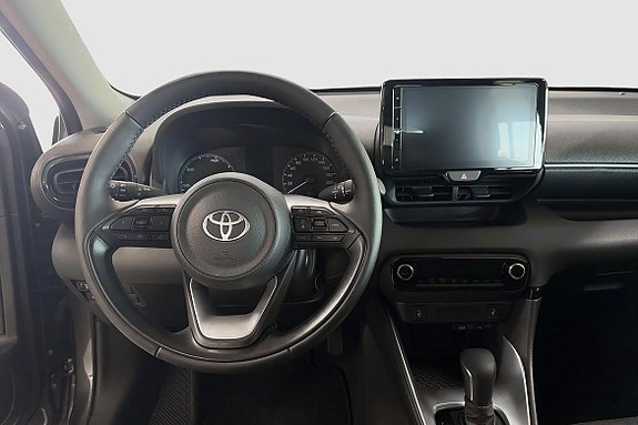 Toyota Yaris 7 of 9
