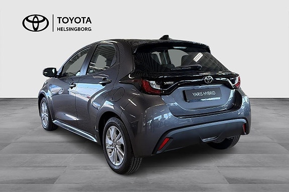 Toyota Yaris 6 of 9