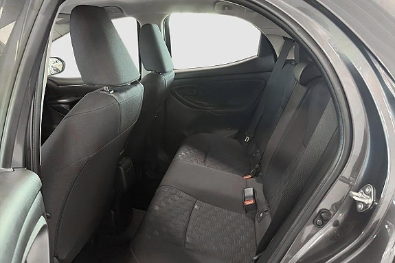 Toyota Yaris 9 of 9