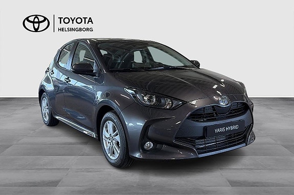 Toyota Yaris 3 of 9
