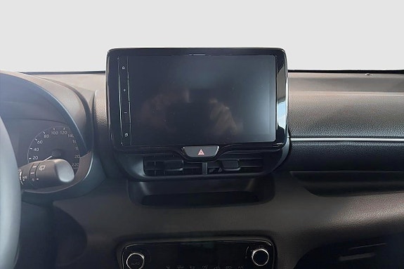 Toyota Yaris 8 of 9