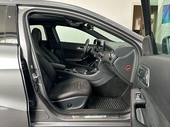 Mercedes-Benz A45 13 of 24