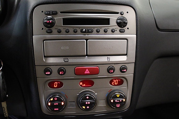 Alfa Romeo GT 14 of 17