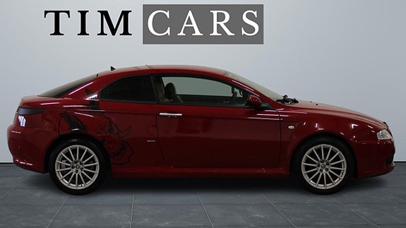 Alfa Romeo GT 4 of 17