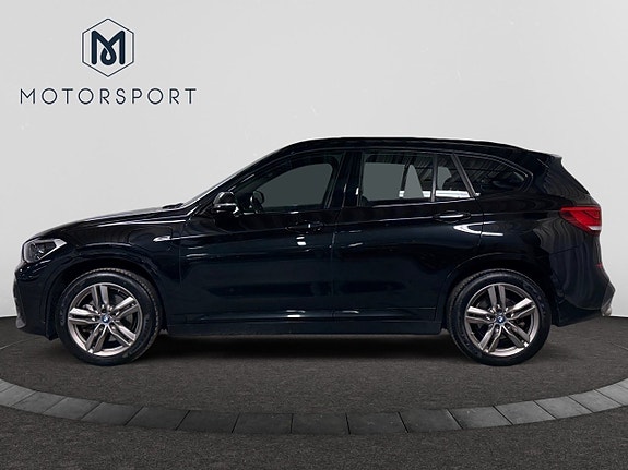 BMW X1 3 of 5