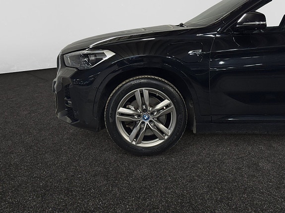 BMW X1 4 of 5