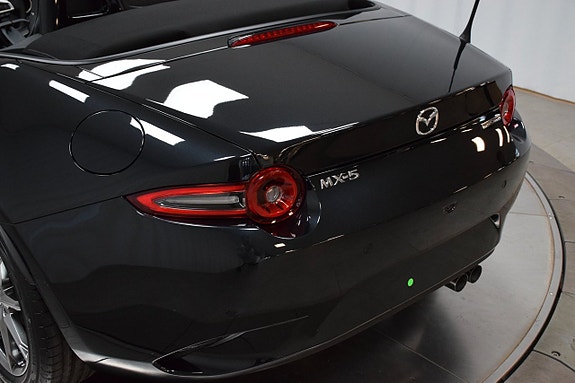 Mazda MX-5 11 of 24