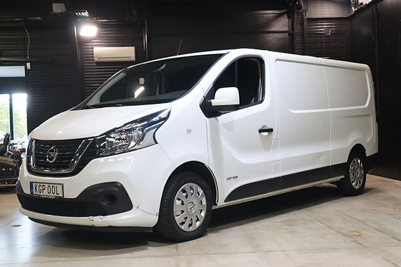 Nissan NV300 3 of 5