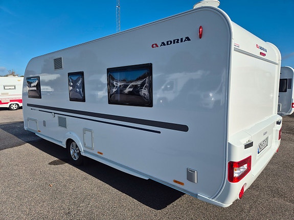 Adria ADORA 593UP Scandinavian Edition Husvagn 3 of 15