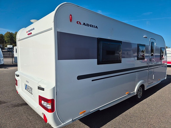 Adria ADORA 593UP Scandinavian Edition Husvagn 2 of 15