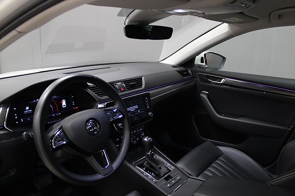 Skoda Superb 8 of 14
