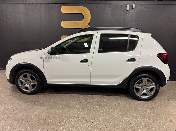 Dacia Sandero Stepway 2 of 5