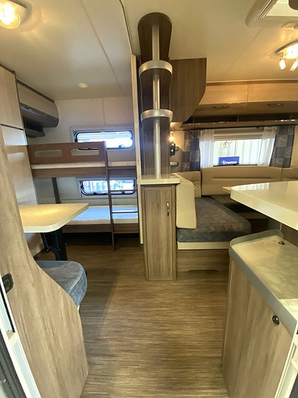 Hobby 650 KMFE DE LUXE 3 of 17
