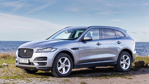 Jaguar F-PACE 3 of 10