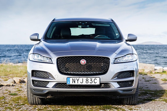 Jaguar F-PACE 4 of 10