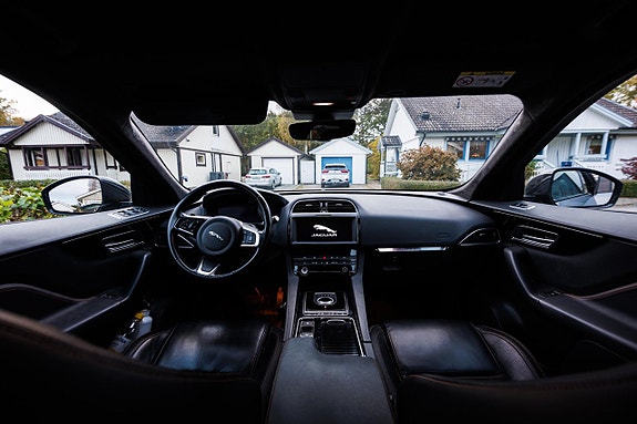 Jaguar F-PACE 8 of 10